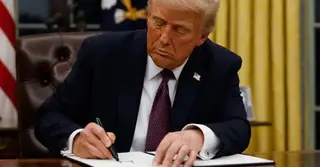 যুক্তরাষ্ট্রে কঠোর সিদ্ধান্ত: যে ১৯ দেশের গ্রিন কার্ড ও নাগরিকত্ব আবেদনে স্থগিতাদেশ